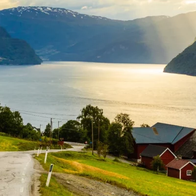 15-daagse-noorse-fjorden-cruise‑september‑2026-port-nordfjord-norway-bay-c037