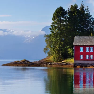 15-daagse-noorse-fjorden-cruise‑september‑2026-scenic-cruising-hardangerfjord-norway-c037-V1-scaled