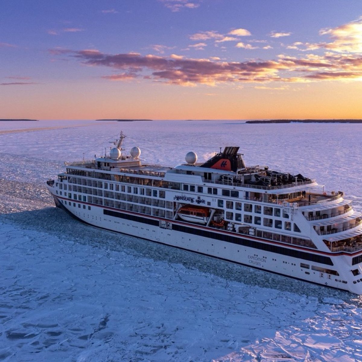 4x-wintercruises-lapland-botnische-zee-zee-ijs-poollicht-scandinavische-winter-vanuit-hamburg-3