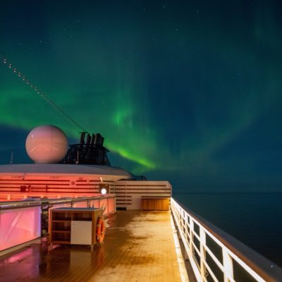 4x-wintercruises-lapland-botnische-zee-zee-ijs-poollicht-scandinavische-winter-vanuit-hamburg-8