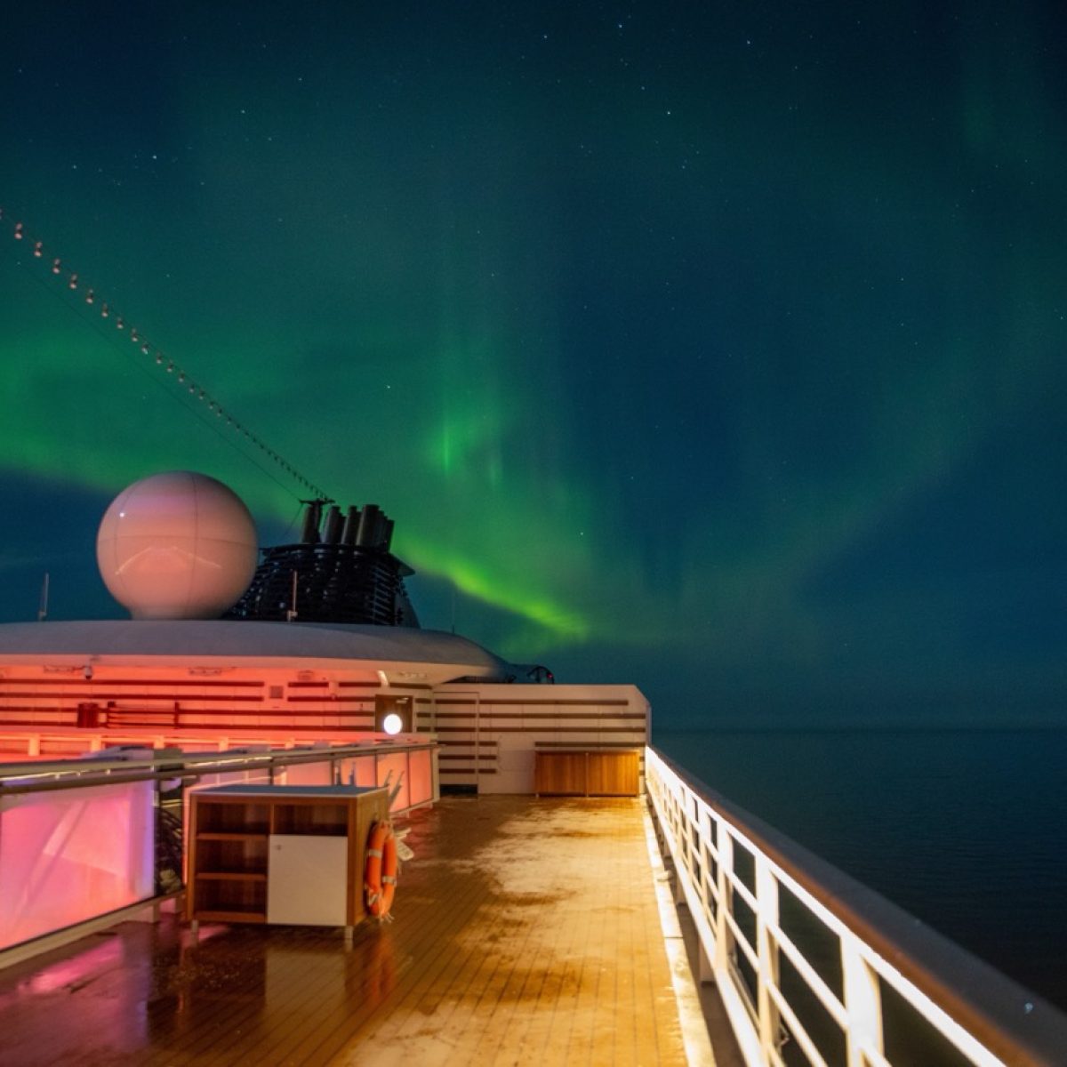 4x-wintercruises-lapland-botnische-zee-zee-ijs-poollicht-scandinavische-winter-vanuit-hamburg-8