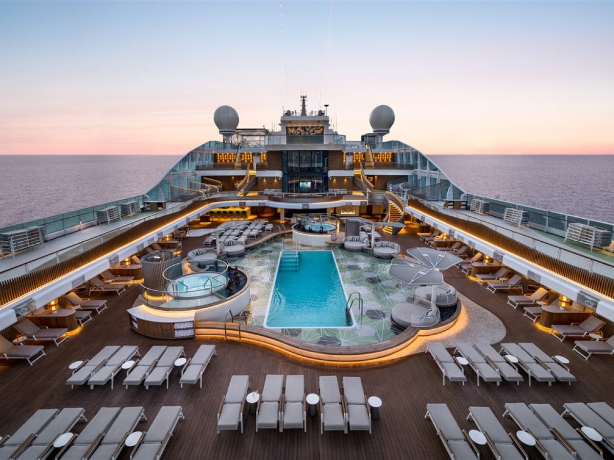 Oceania VISTA-oc-a-pool-deck-architecture-2_orig