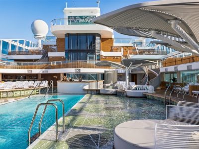 Oceania VISTA-oc-a-pool-deck-architecture-4_orig