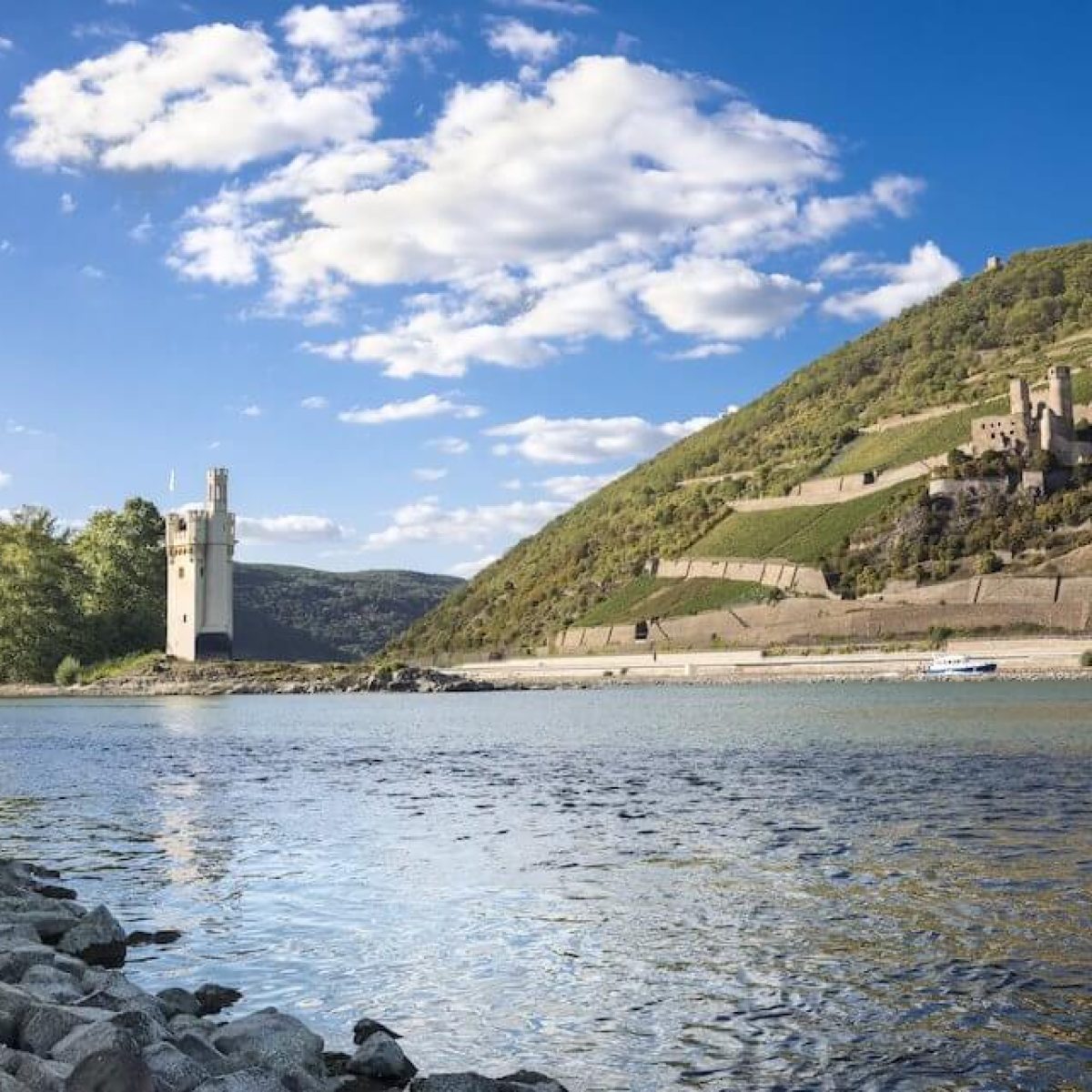 Rhein_AdobeStock_297663326-WEB