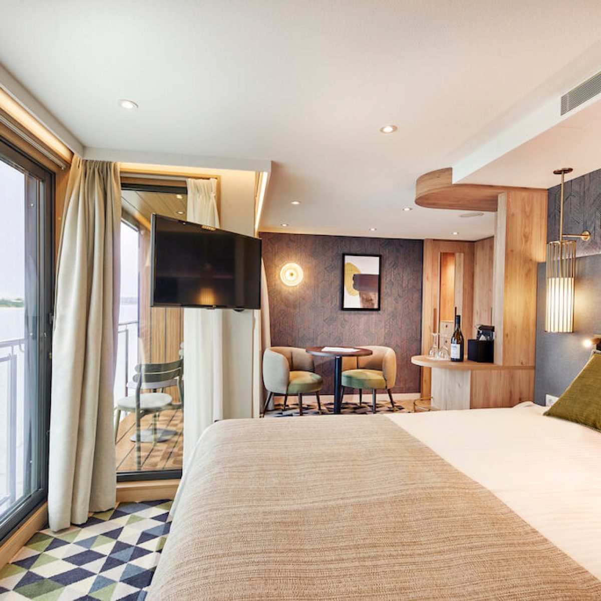 VIVA ONE_Balcony Suite (2)-WEB