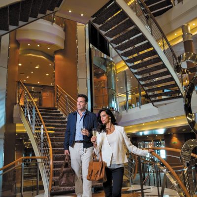 VOY Atrium Couple_2026-05-27_08-03-52 groot