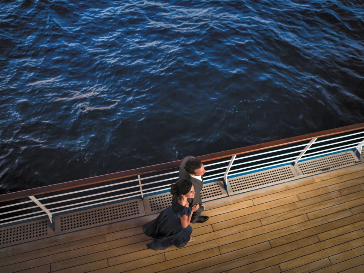 VOY Railing Couple_2026-05-27_08-03-11 groot